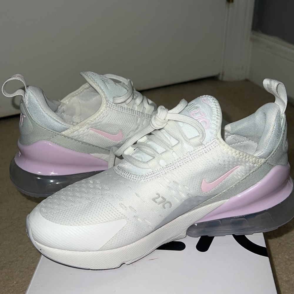 New Nike Air Max 270 Women size 6.5 summit white/regal pink